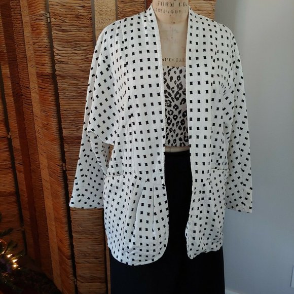 Vintage White with Black Checks Jacket - Picture 3 of 8